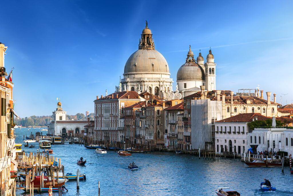 Thành phố nổi Venice thanh lịch và lãng mạn (Ý)