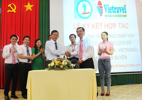 Vietravel Long Xuyên hỗ trợ hướng nghiệp sinh viên Đại học Đồng Tháp