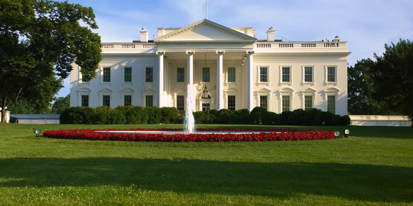 27. Nhà trắng – White house