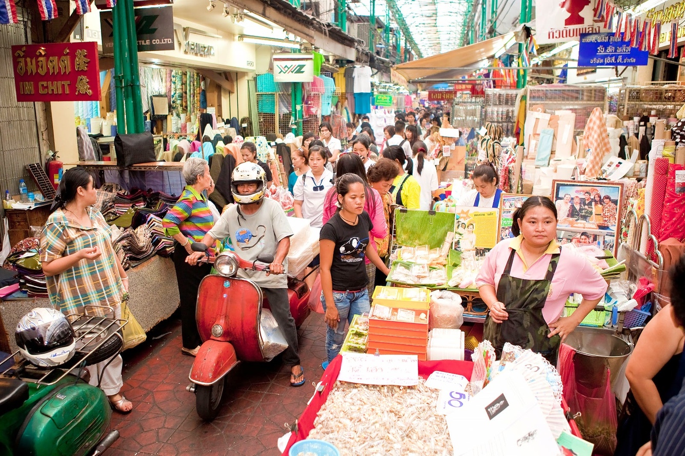 8. Chợ Sampeng - trung tâm dệt may và vàng của Bangkok