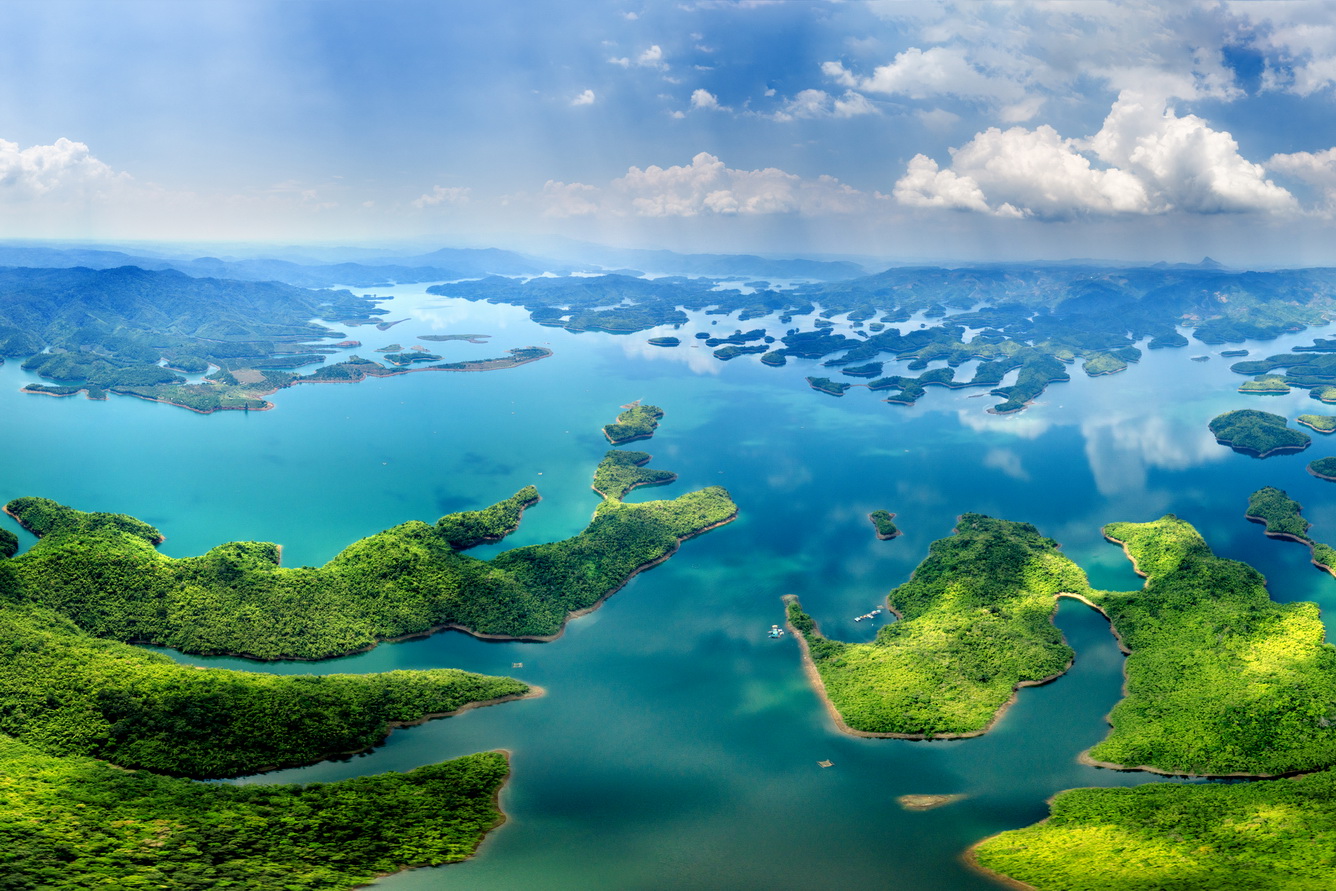 Hồ Tà Đùng - 'Vịnh Hạ Long' giữa núi rừng Tây Nguyên