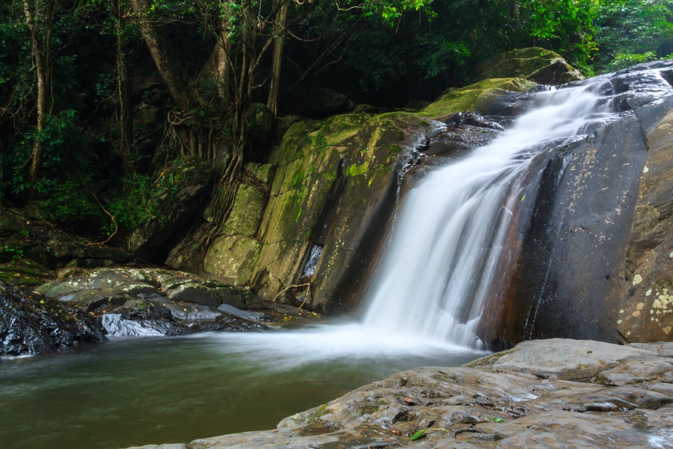 9. Chiêm ngưỡng thiên nhiên tại thác Pala-U