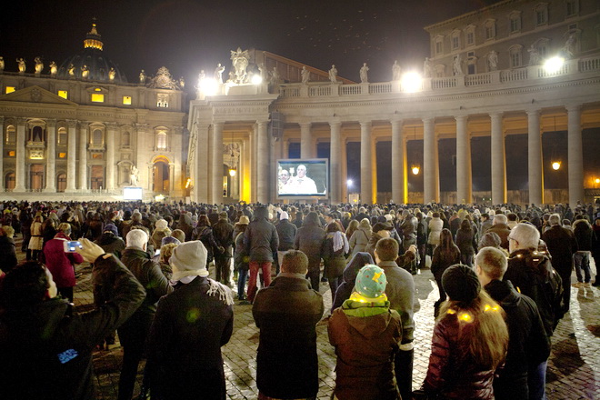 5. Lễ Mi-xa lúc nửa đêm, tòa thánh Vatican, Ý