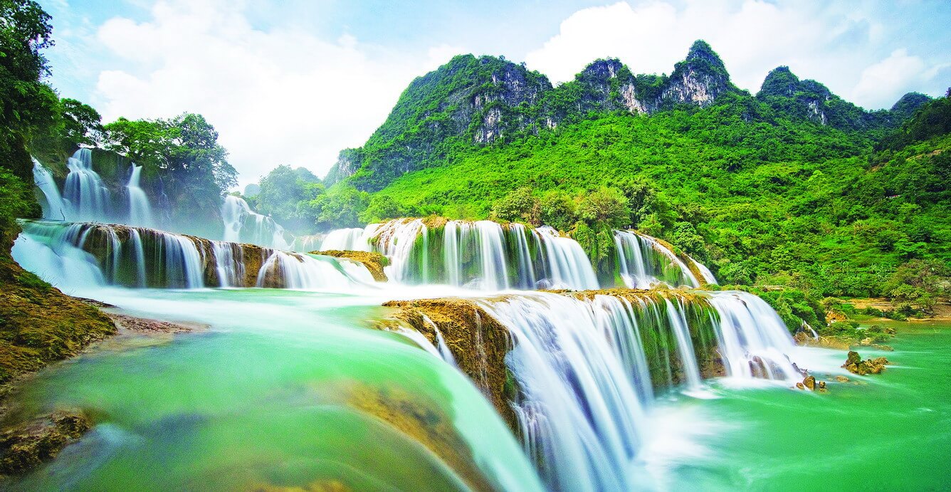 Khám Phá 9 Địa Điểm Du Lịch Miền Bắc Đẹp Và Nổi Tiếng Nhất Việt Nam