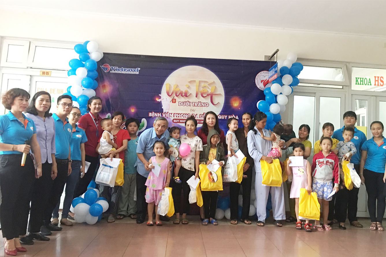 Vietravel trao quà Trung thu cho bệnh nhi tại Bình Định