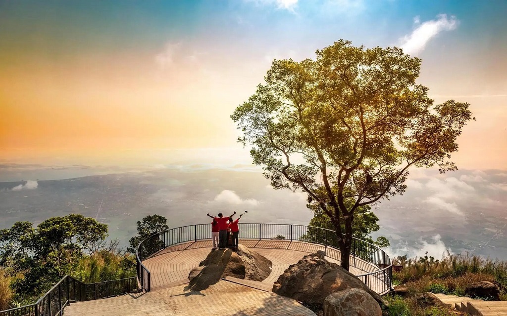 Núi Bà Đen Tây Ninh