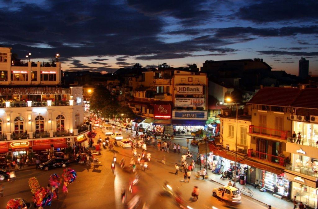 Phố cổ Hà Nội về đêm