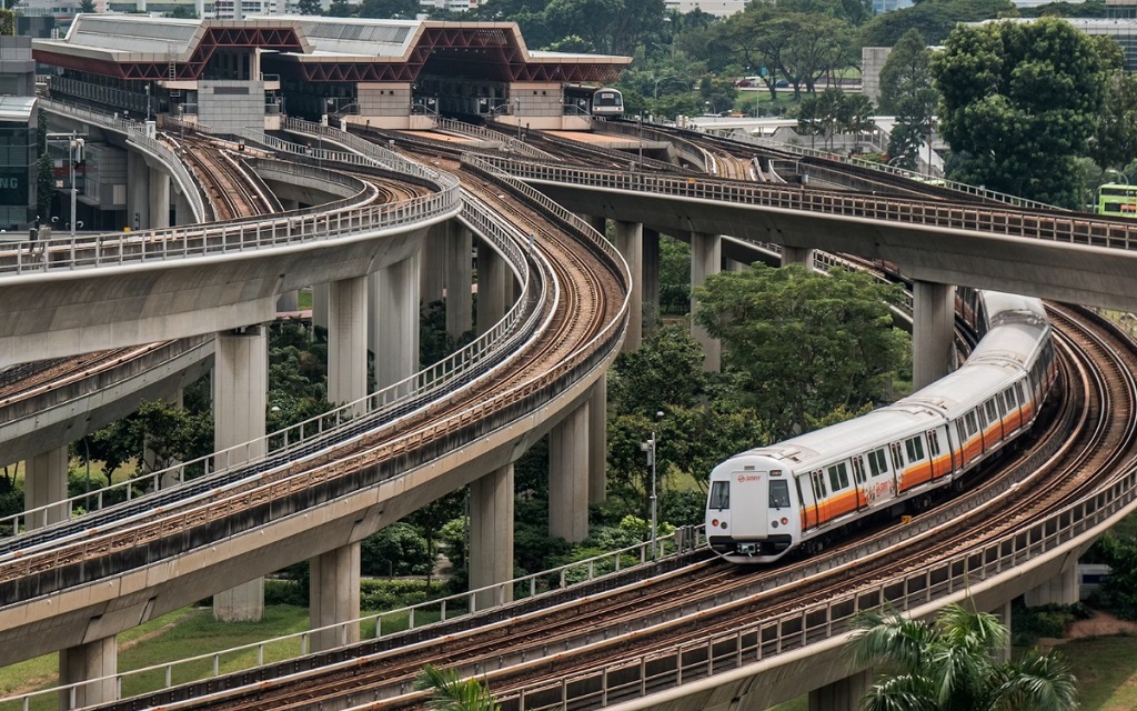 Tàu MRT là phương tiện công cộng phổ biến để đến Universal Studios Singapore