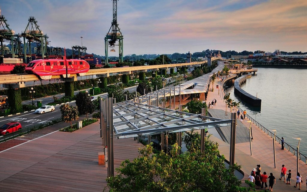 Đến Universal Studios Singapore bằng cách đi bộ qua Sentosa Boardwalk