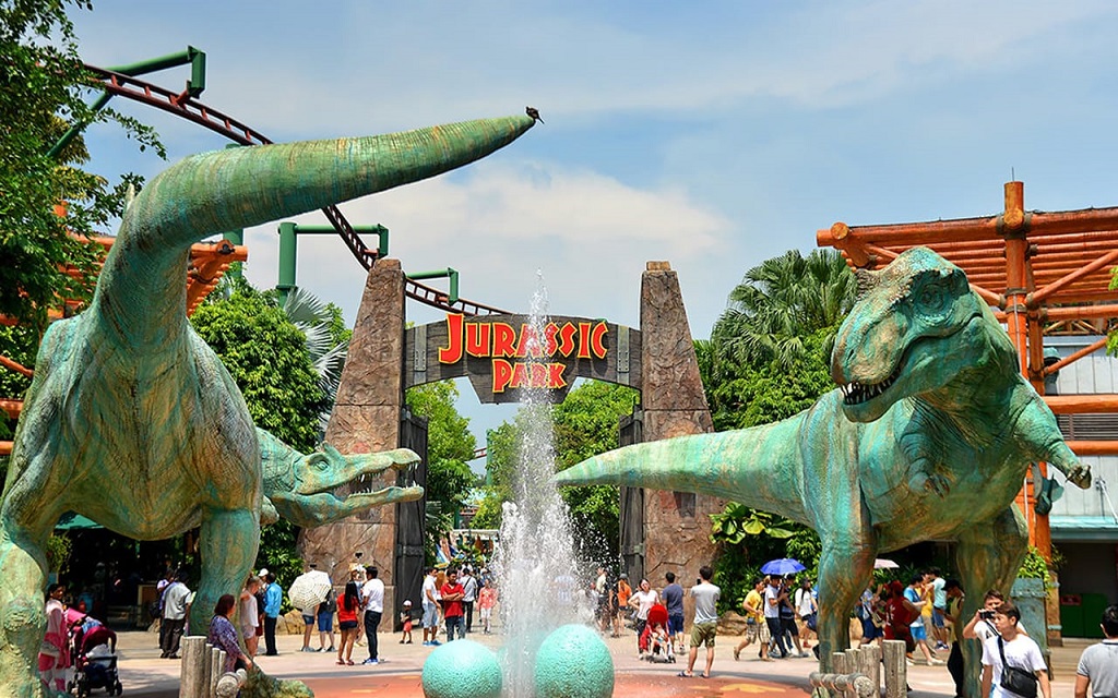 Jurassic Park và WaterWorld là khu vực được nhiều gia đình yêu thích khi đến Universal Studios Singapore