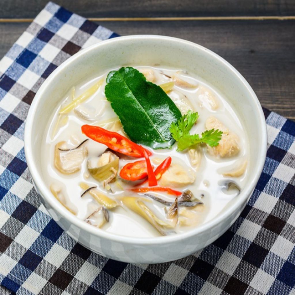 Canh gà nước cốt dừa (Tom Kha Kai)