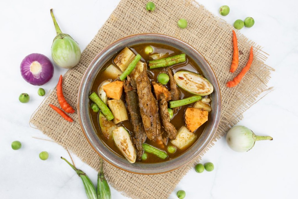 Cà ri lòng cá (Kaeng Tai Pla)