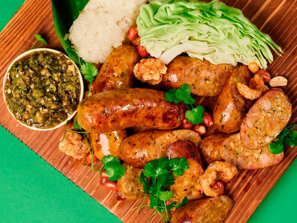 Xúc xích thảo mộc (Sai Ua)