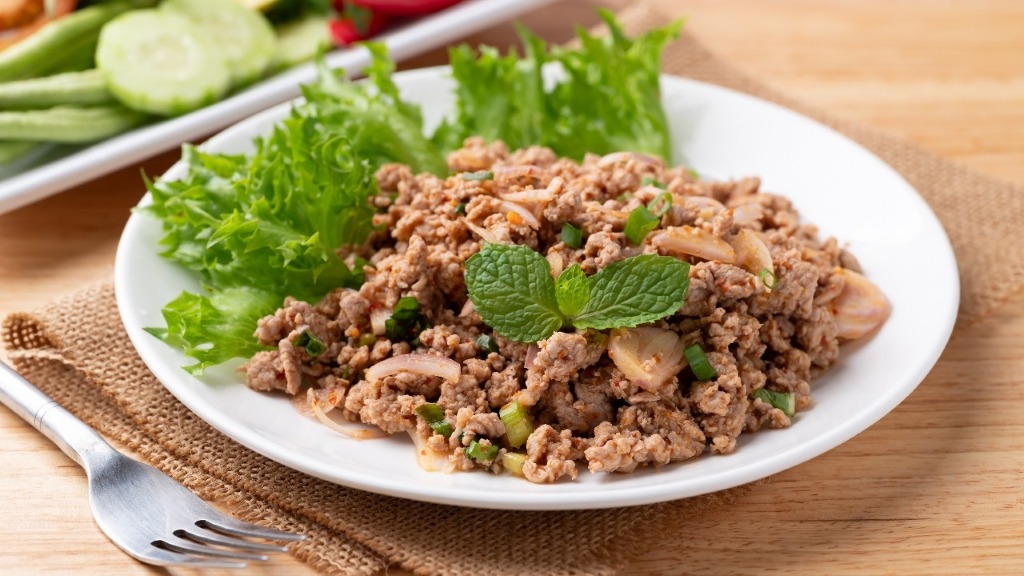 Gỏi thịt bằm (Larb)