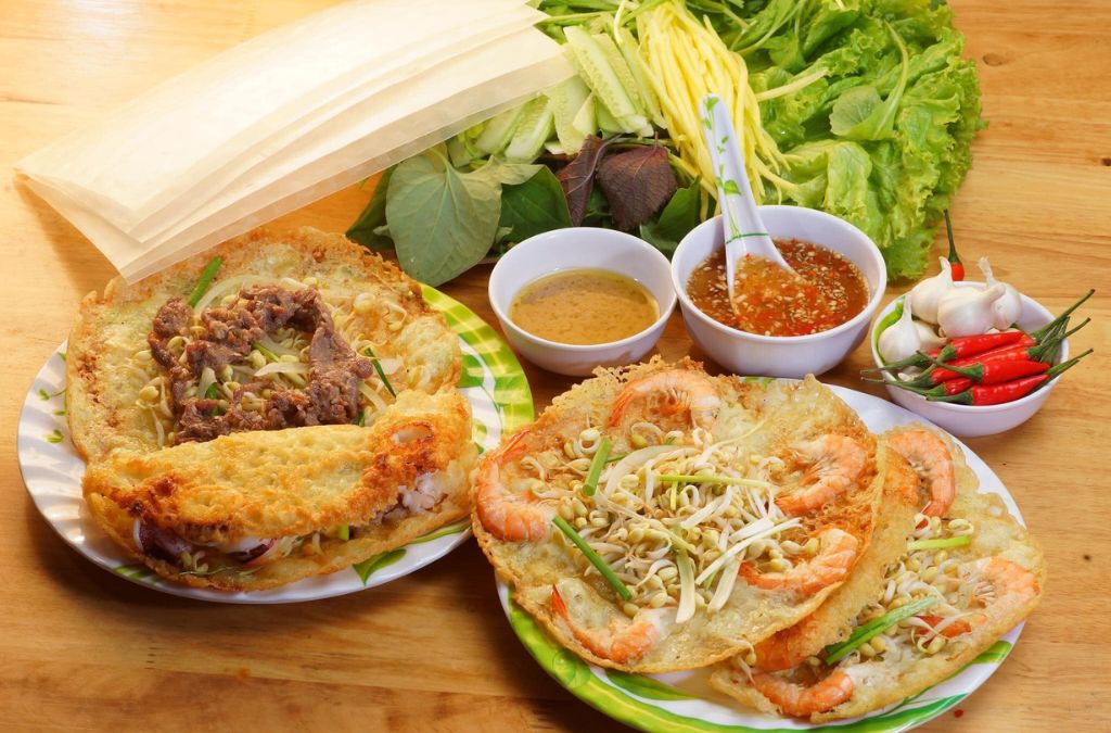 Bánh xèo tôm nhảy Bình Định với tôm tươi