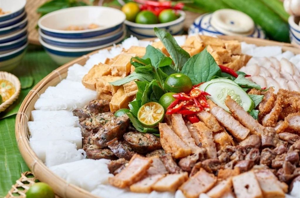 Mẹt bún đậu mắm tôm đầy đủ món ăn kèm