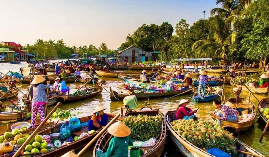 Chợ nổi Long Xuyên