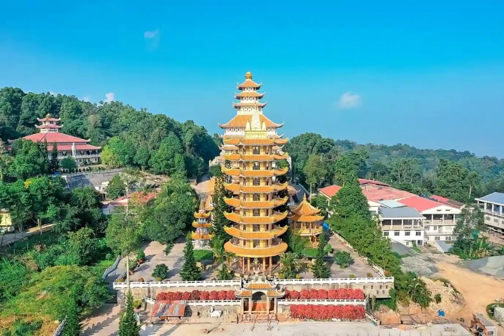 Khu du lịch Núi Cấm