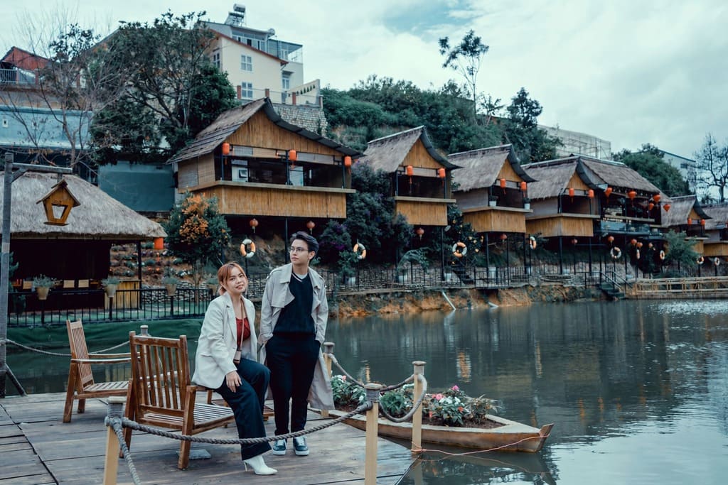 Check-in tại cầu gỗ An Sơn Hồ