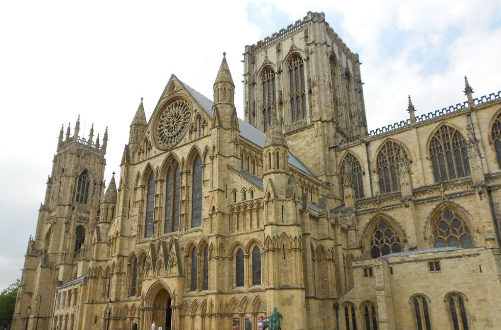Mặt tiền Nhà thờ York Minster tại thành phố York