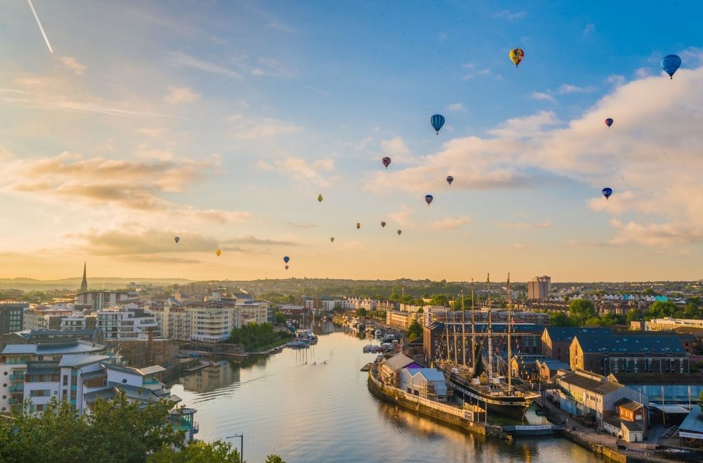 Toàn cảnh khu cảng Harbourside tại Bristol
