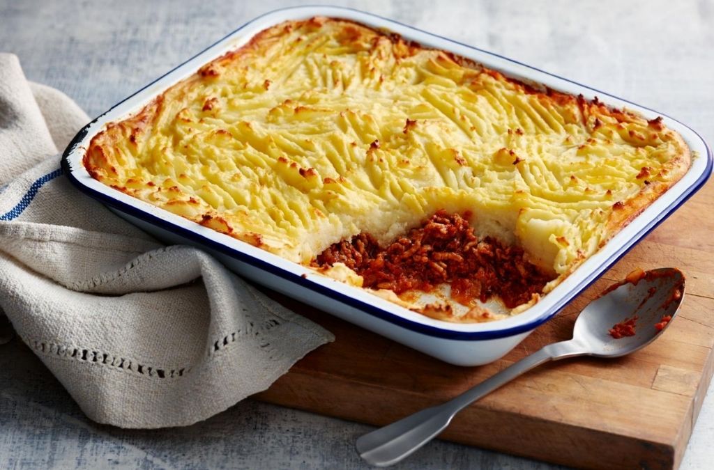 Shepherd’s pie phủ lớp khoai tây nghiền nướng vàng