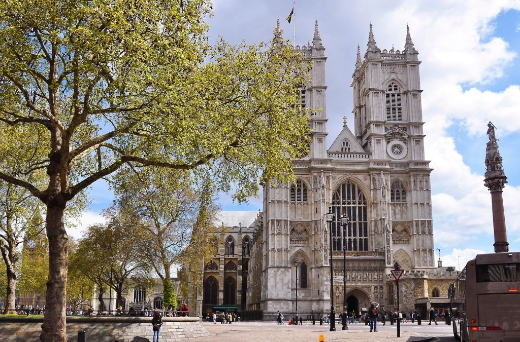 Mặt tiền Tu viện Westminster tại London
