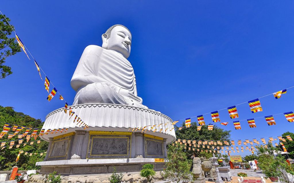 Chùa Linh Ứng Bà Nà