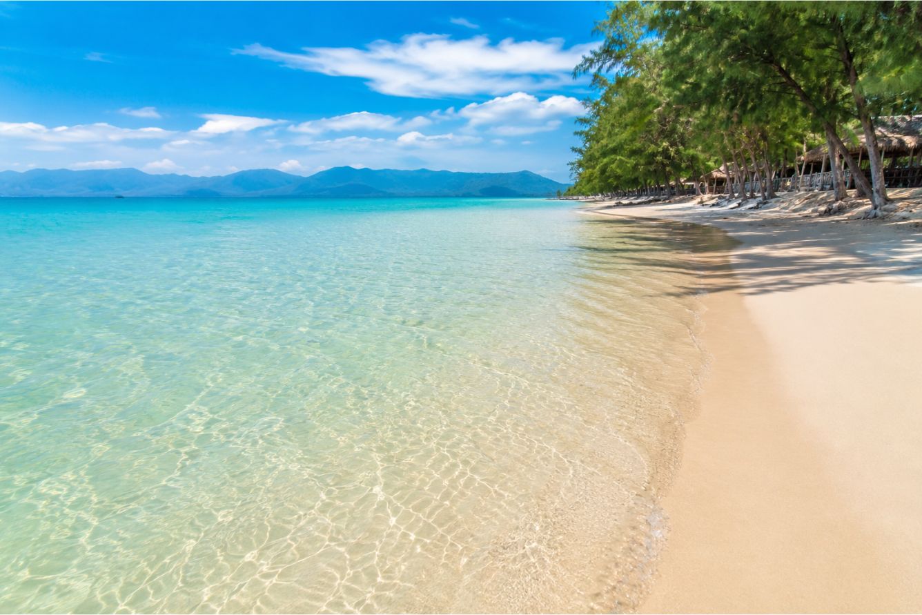 So sánh Dốc Lết và Bãi Dài Nha Trang 