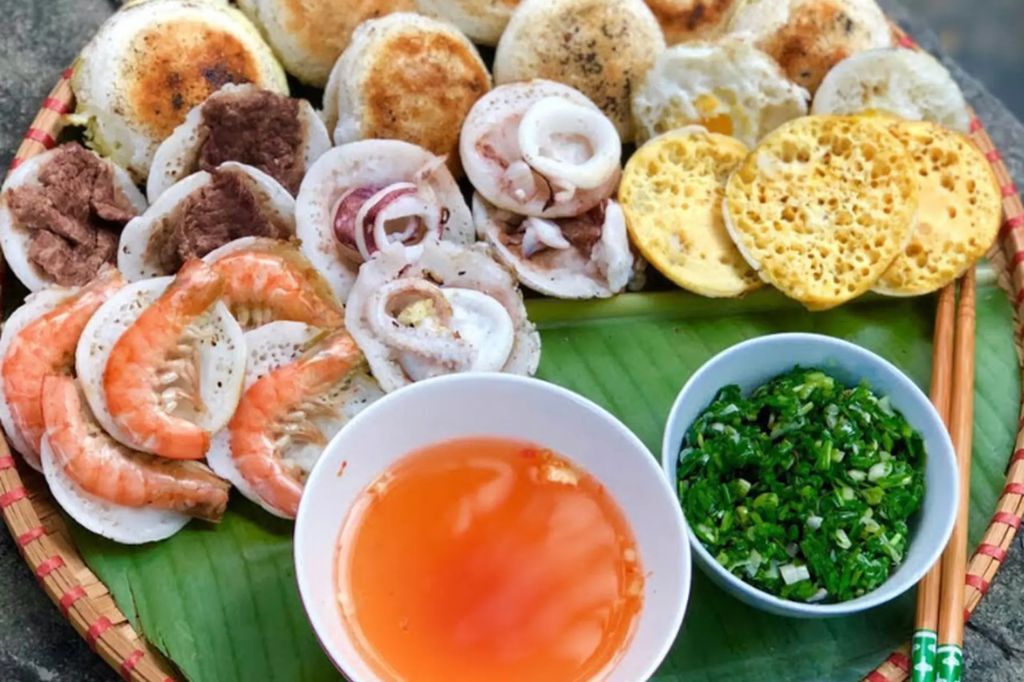Bánh căn hải sản Nha Trang