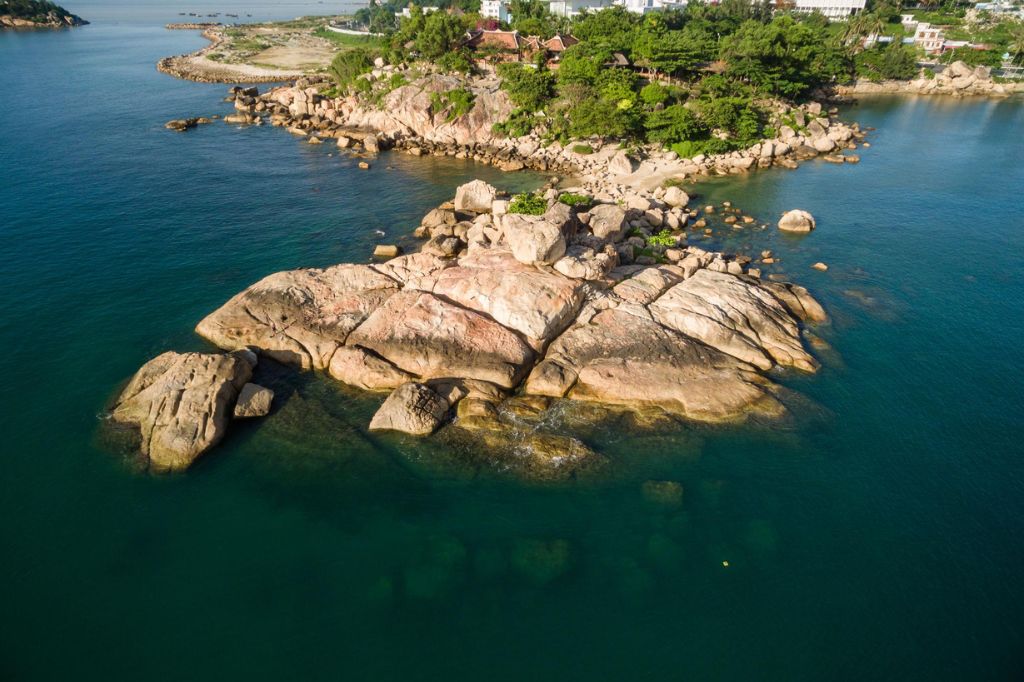 Bãi biển Hòn Chồng Nha Trang