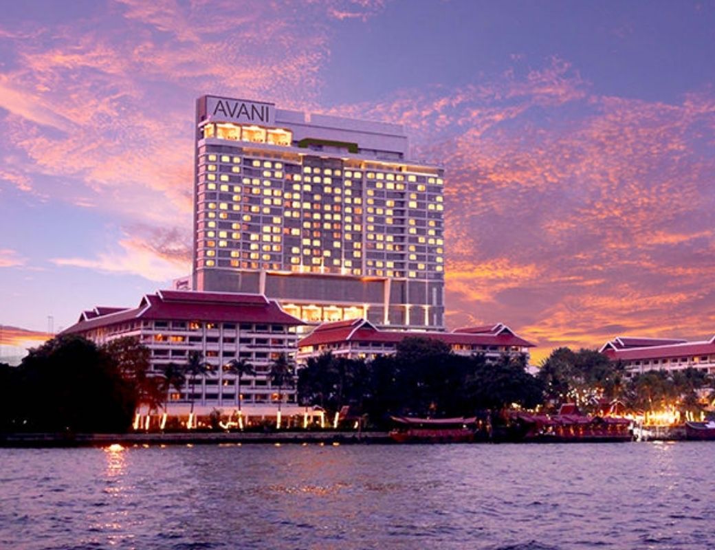 khách sạn sang trọng ven sông Chao Phraya ở Bangkok.