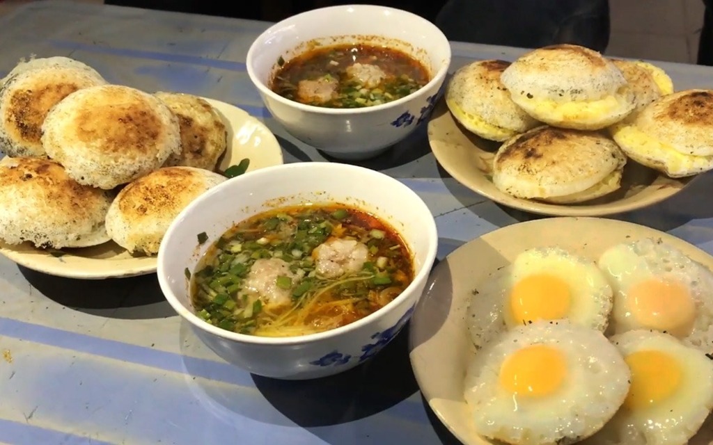 Bánh căn Cô Chín Dốc Nhà Làng