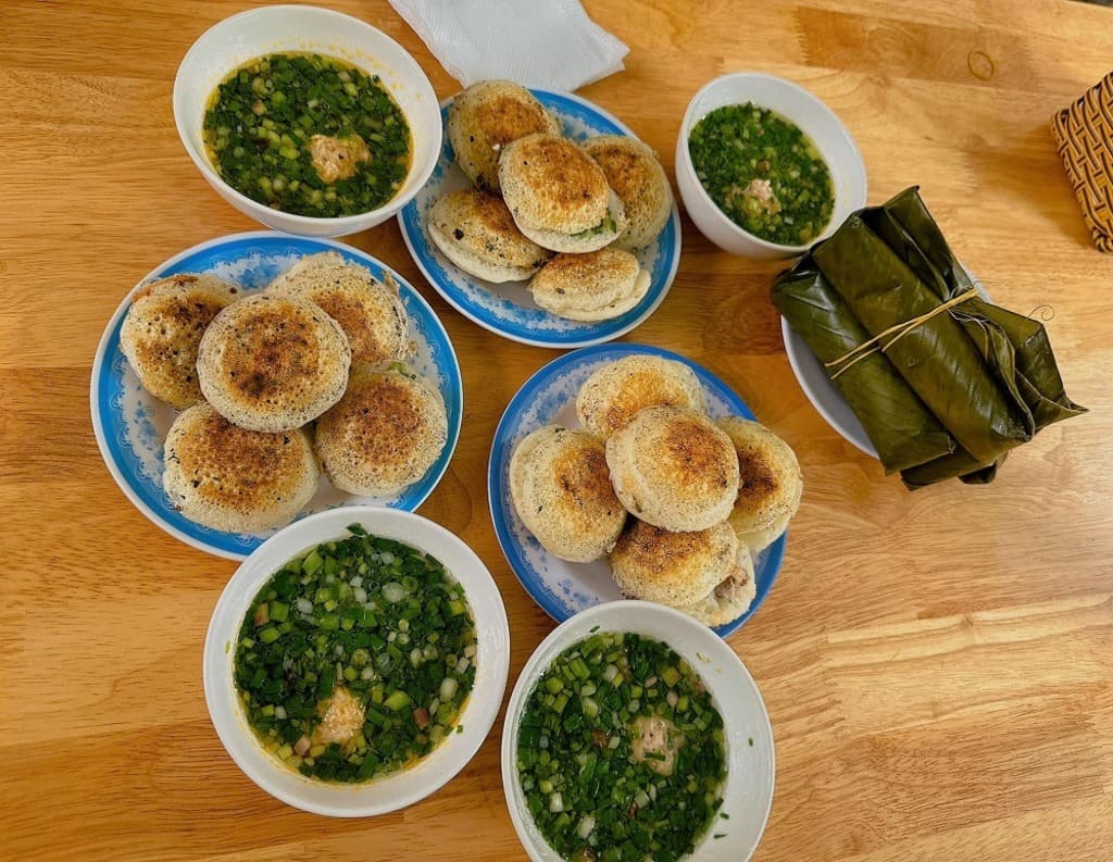 Bánh căn Cô Thủy chợ Xuân An