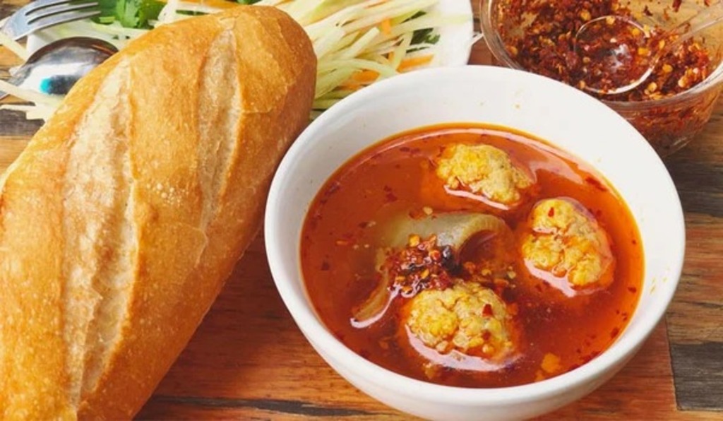 Bánh mì xíu mại Thu Còi 2 Nguyễn Văn Cừ Đà Lạt