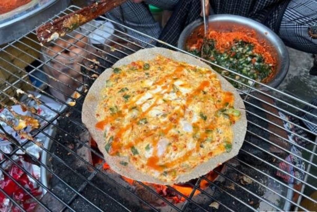 Bánh tráng nướng Cô Mai gần nhà thờ Con Gà Đà Lạt