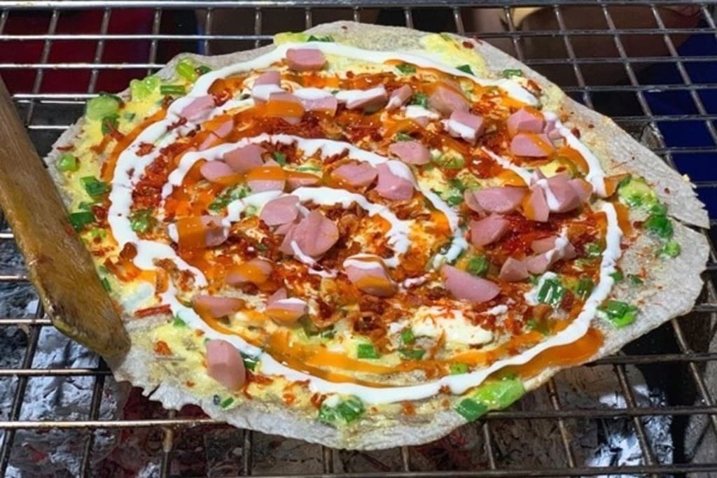 Bánh tráng nướng Cô Lũng Đà Lạt với mắm ruốc hành và bắp ngọt