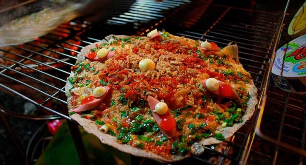 Bánh tráng nướng Bà Khùng tại đường Nguyễn Văn Trỗi Đà Lạt