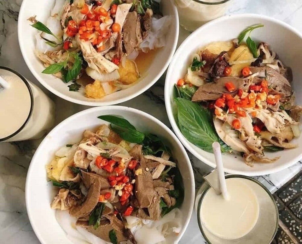 Phần bánh ướt lòng gà Bảo Hân tại đường Yersin Đà Lạt