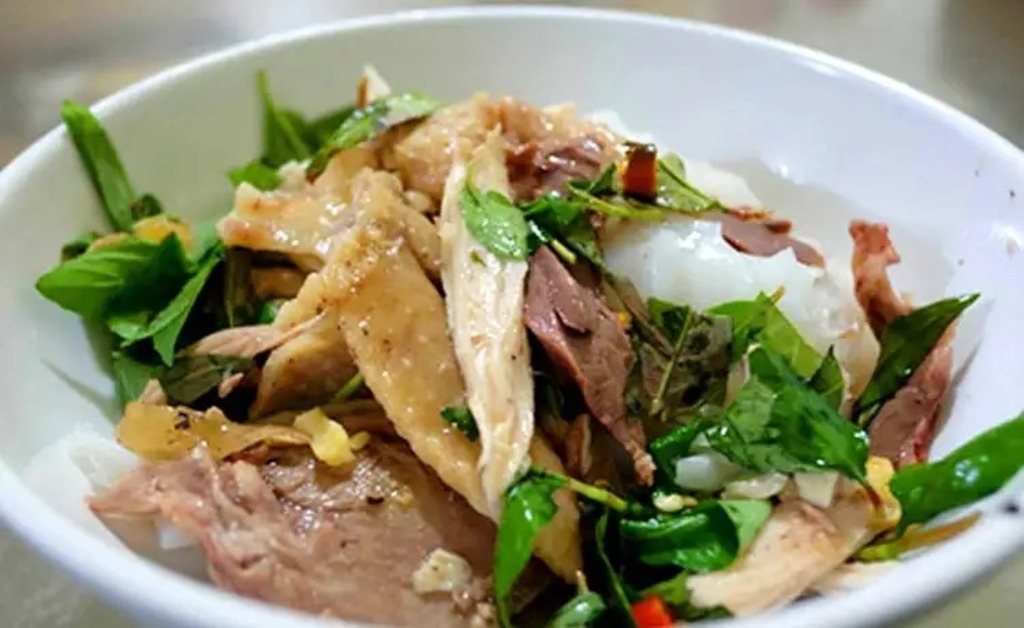 Bánh ướt lòng gà tại ngã ba Bùi Thị Xuân và Thông Thiên Học