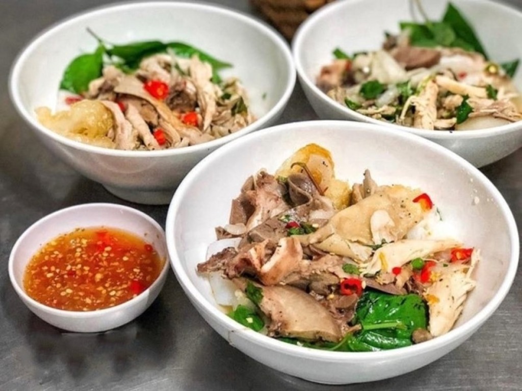 bánh ướt lòng gà tại khu vực chợ Đà Lạt
