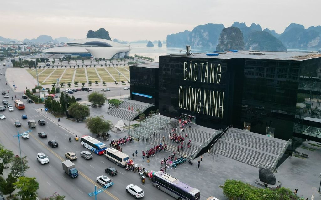 Các phương tiện di chuyển đến Bảo tàng Quảng Ninh