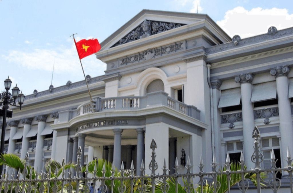 Mặt tiền Bảo tàng thành phố Hồ Chí Minh