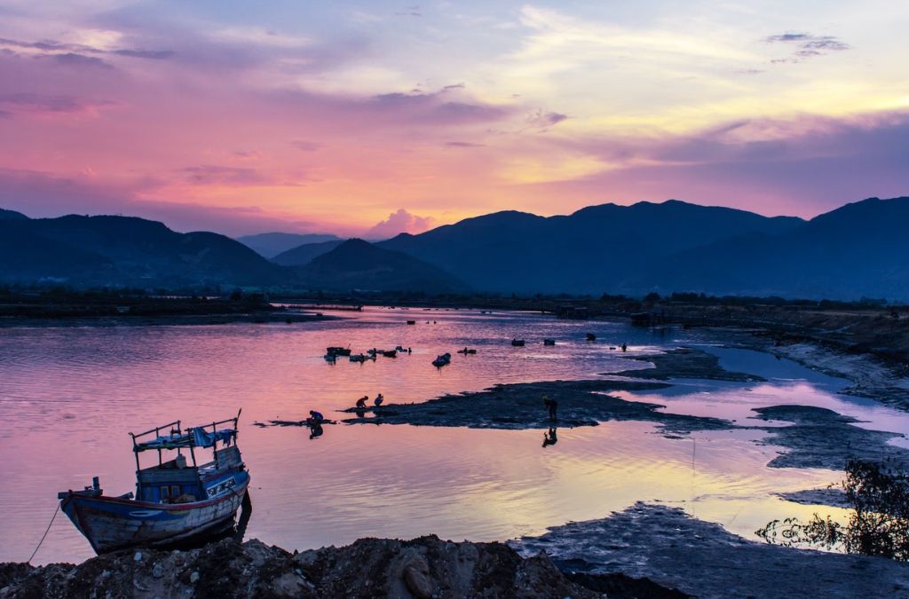 Hoàng hôn trên bãi biển Xuân Thiều