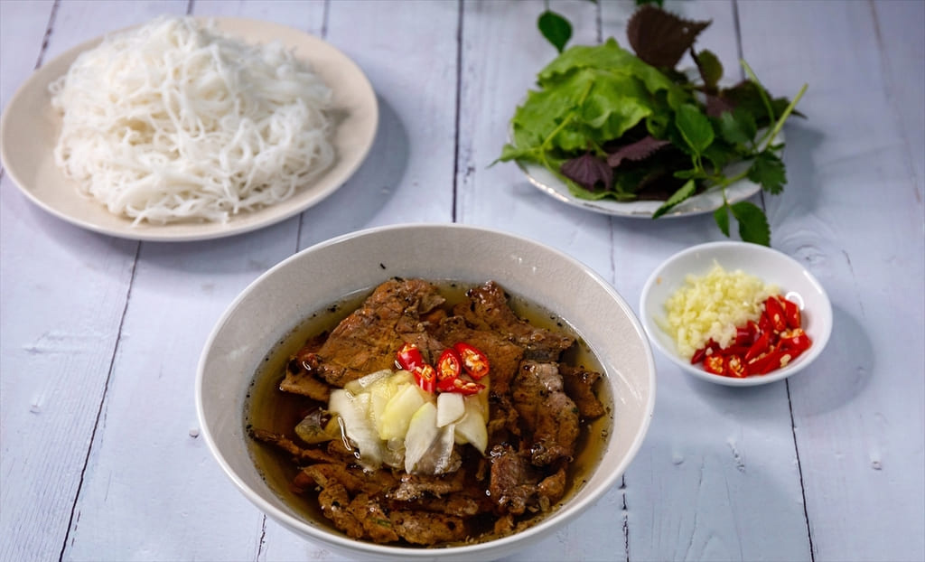 Bún chả Hương Liên nổi tiếng Hà Nội