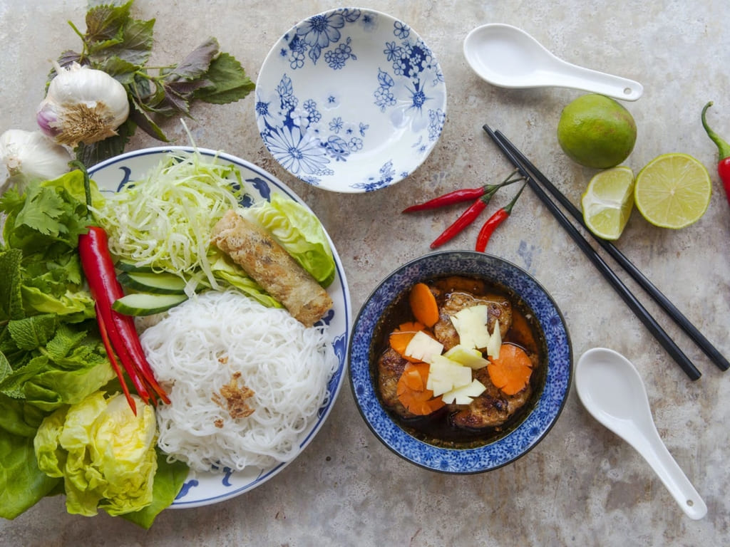 Bún chả Sinh Từ là thương hiệu nổi tiếng ở Hà Nội
