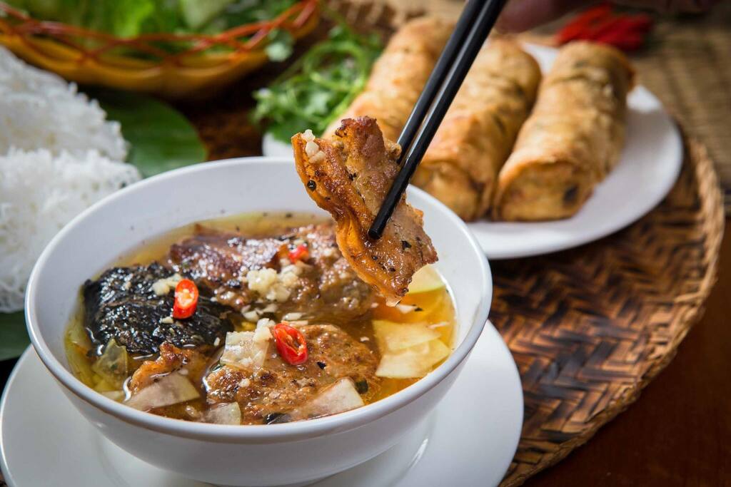 Bún chả Hà Nội Xuân Tứ đem đến hương vị vô cùng khó quên