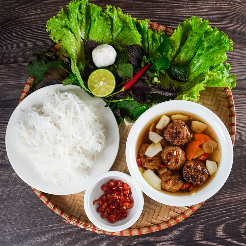Bún chả Nón Quê lưu giữ trọn vẹn hương vị Bắc Bộ