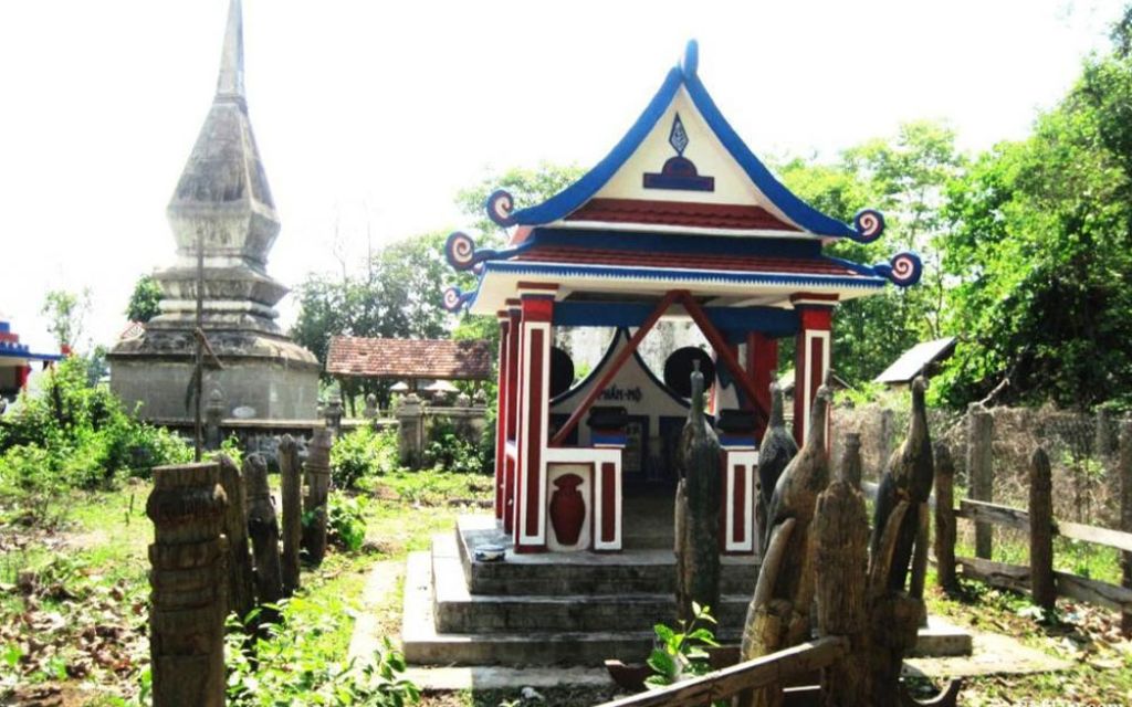 mộ Vua săn voi Khun Yu Nốp