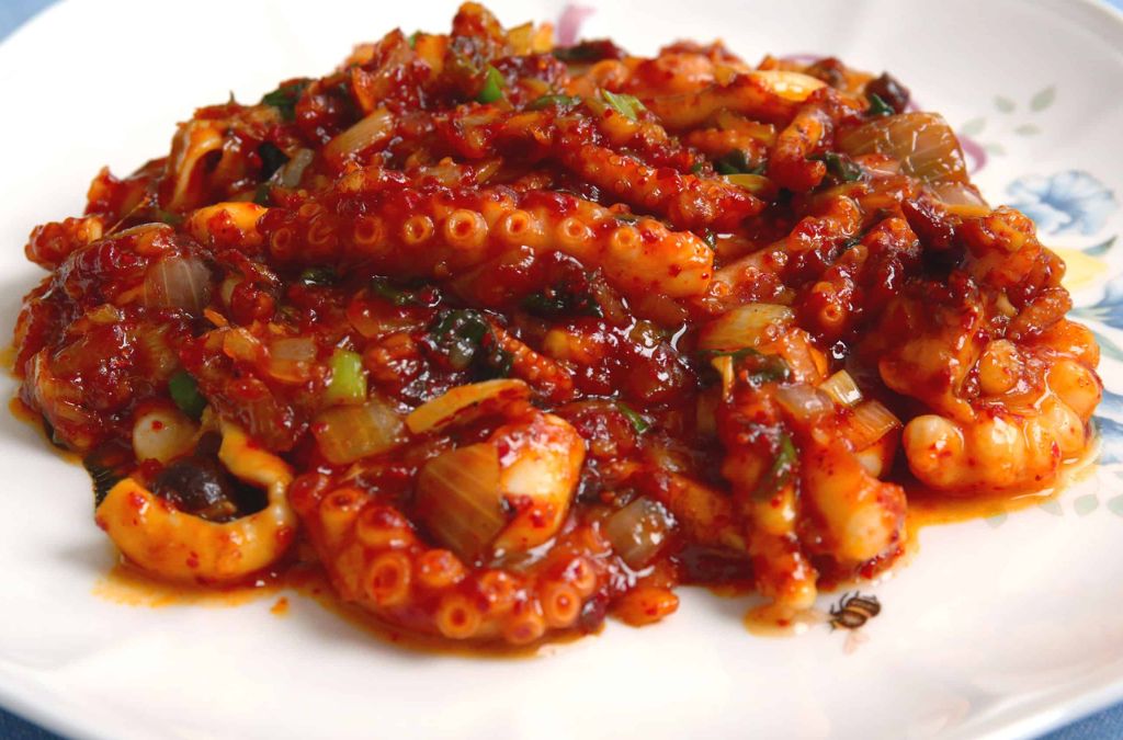 Bạch tuộc Nakji Bokkeum xào sốt cay